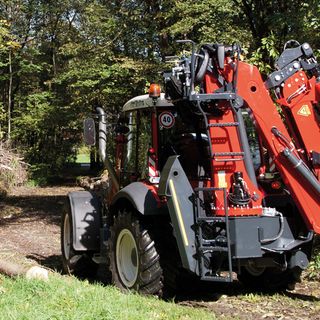 Z-Traktorkran 8,0 m Reichweite Z-Traktorkran 8,0 m Reichweite