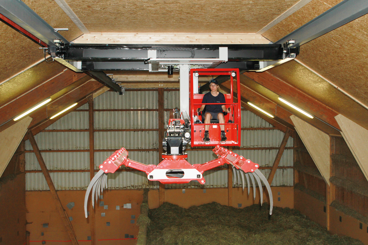 Chained cross-travelling equipment